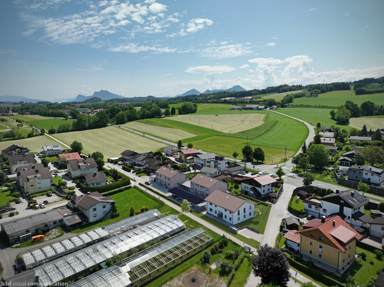 Luftaufnahme Reitberg mit Blick auf Salzburger Voralpen